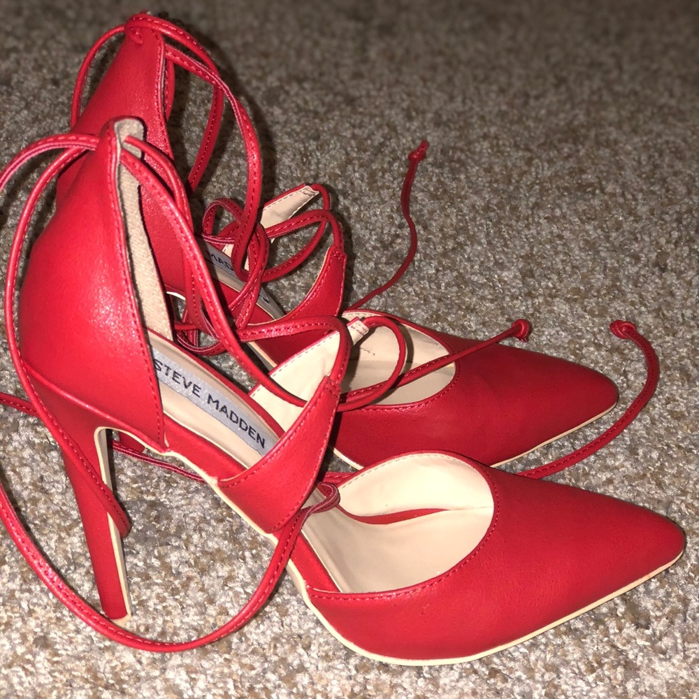 Red string up heels